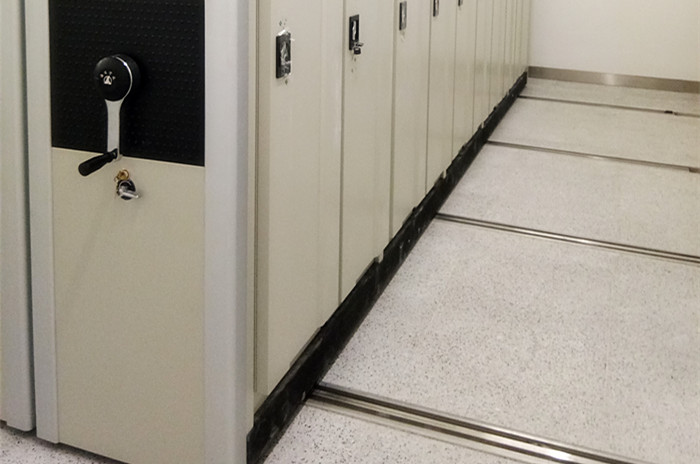 海發(fā)專業(yè)生產(chǎn)、銷售密集架、密集柜、智能密集架、手動(dòng)密集架、檔案密集柜等產(chǎn)品。