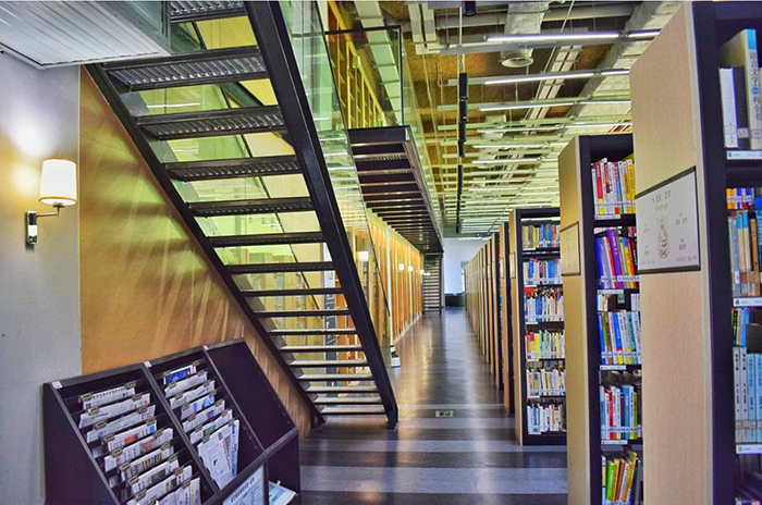 圖書館家具、圖書館書架深圳海發(fā)專業(yè)生產(chǎn)